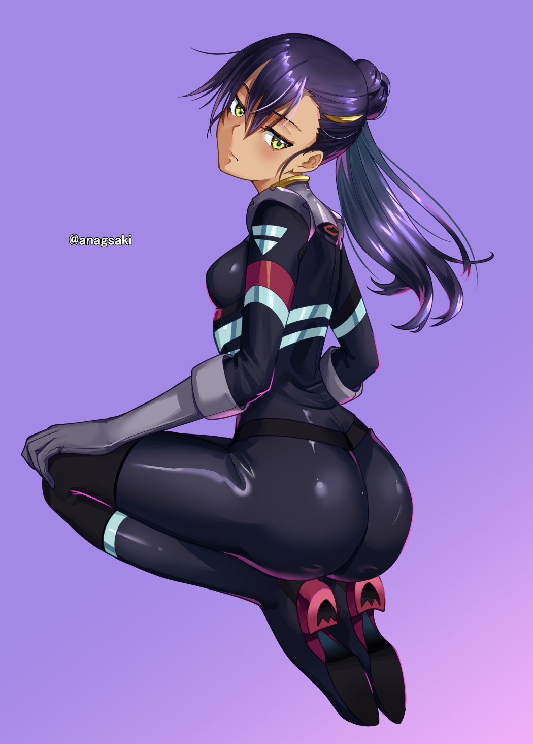 1girl, aona_(anagasaki), artist_name, ass, black_bodysuit, black_hair, blush, bodysuit, boots, breasts, closed_mouth, dark-skinned_female, dark_skin, from_behind, full_body, gloves, gradient_background, green_eyes, grey_gloves, gundam, gundam_gquuuuuux, hair_between_eyes, hair_bun, high_heels, highres, long_hair, looking_at_viewer, looking_back, mecha_pilot_suit, multicolored_hair, normal_suit, normal_suit_(gundam), nyaan_(gundam_gquuuuuux), ponytail, purple_background, purple_hair, shiny_clothes, simple_background, single_hair_bun, skin_tight, small_breasts, solo, squatting, streaked_hair, two-tone_hair, yellow_eyes