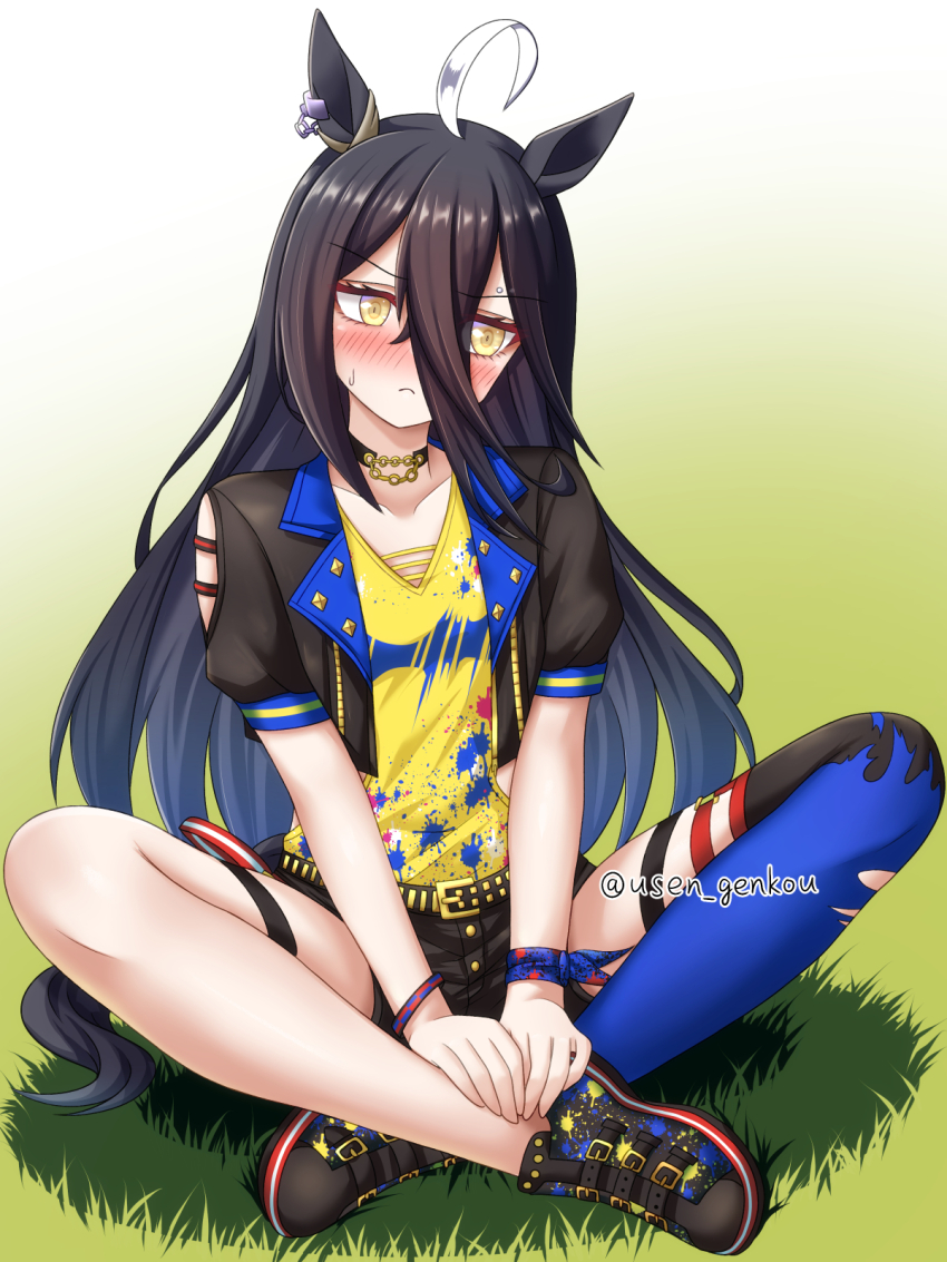 1girl, ahoge, air_shakur_(umamusume), air_shakur_(umamusume)_(cosplay), animal_ears, arm_cutout, averting_eyes, belt, black_belt, black_choker, black_jacket, black_shoes, black_shorts, blue_thighhighs, blush, bracelet, choker, clothing_cutout, cosplay, cropped_jacket, earrings, embarrassed, furrowed_brow, grass, hair_between_eyes, highres, horse_ears, horse_girl, indian_style, jacket, jewelry, long_hair_between_eyes, manhattan_cafe_(umamusume), multicolored_hair, nervous_sweating, on_ground, pixiv_username, puffy_short_sleeves, puffy_sleeves, shadow, shirt, shoes, short_sleeves, shorts, single_earring, single_thighhigh, sitting, solo, sweat, sweatdrop, thigh_strap, thighhighs, twitter_username, umamusume, white_hair, yellow_eyes, yellow_shirt, yuusen_(aenka)