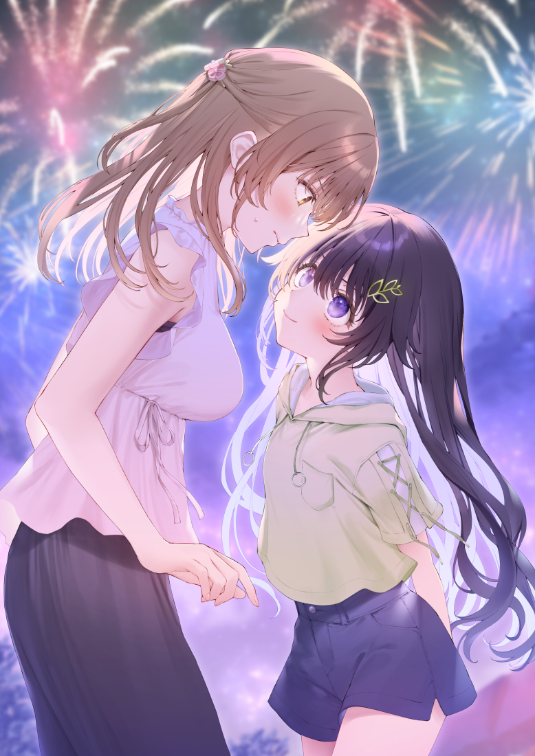 2girls, aerial_fireworks, age_difference, arm_behind_back, black_hair, brown_hair, commentary_request, eye_contact, face-to-face, fireworks, hair_ornament, height_difference, long_hair, looking_at_another, multiple_girls, navy_(navy.blue), nervous, onee-loli, shorts, showaru_tensai_osananajimi_to_no_shobu_ni_makete_hatsutaiken_wo_zenbu_ubawareru_hanashi, smile, sweatdrop, umezono_komaki, yoshizawa_wakaba, yuri