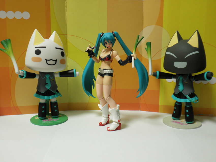 00s, cat, figma, figure, hatsune_miku, kuro_(doko_demo_issyo), photo_(medium), revoltech