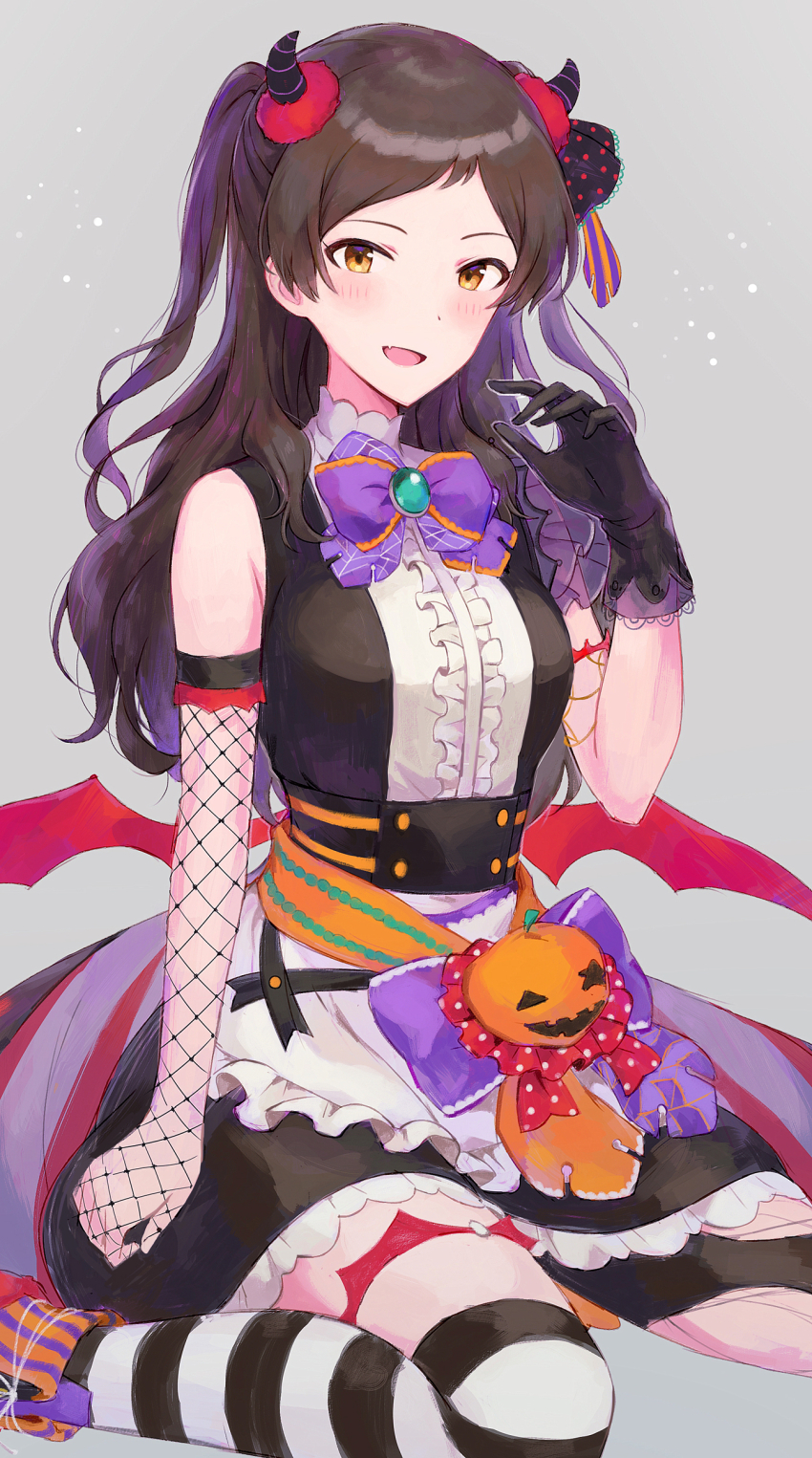 1girl, absurdres, asymmetrical_gloves, blush, bow, bowtie, brown_eyes, brown_hair, dress, elbow_gloves, fang, fishnet_gloves, fishnets, gloves, grey_background, hand_up, highres, idolmaster, idolmaster_million_live!, kitazawa_shiho, long_hair, looking_at_viewer, mismatched_gloves, open_mouth, purple_bow, purple_bowtie, simple_background, single_fishnet_armwear, sitting, skin_fang, sleeveless, sleeveless_dress, smile, solo, striped_clothes, striped_thighhighs, te_(rawv7744), thighhighs, two_side_up, wariza