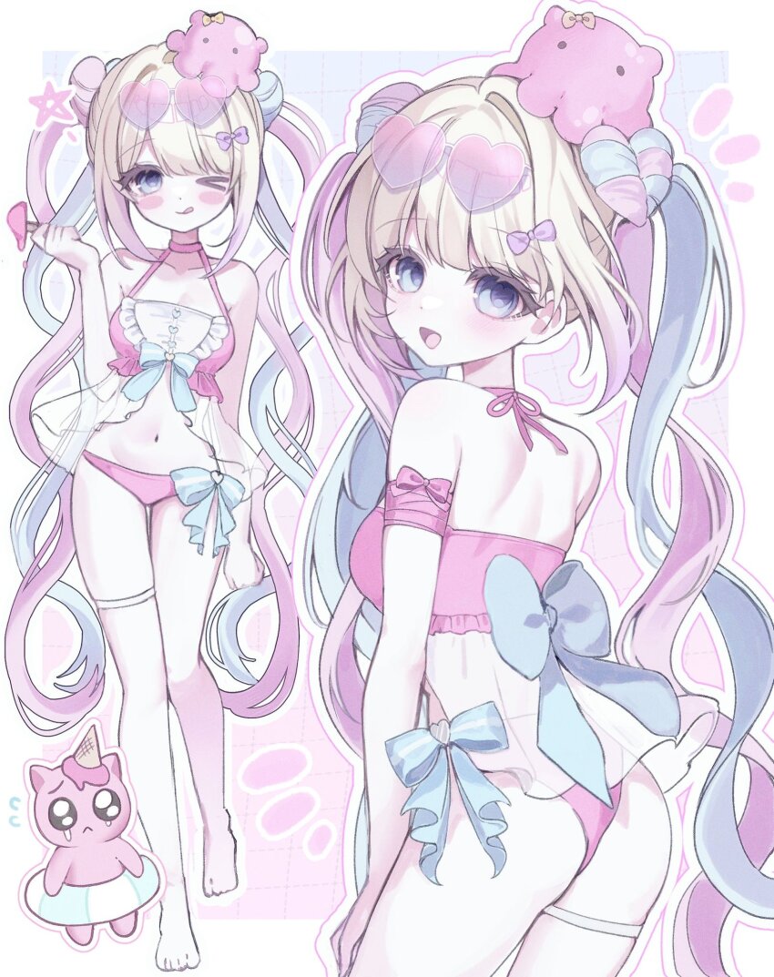 >_o, 1girl, ;p, ass, bare_shoulders, barefoot, bikini, blonde_hair