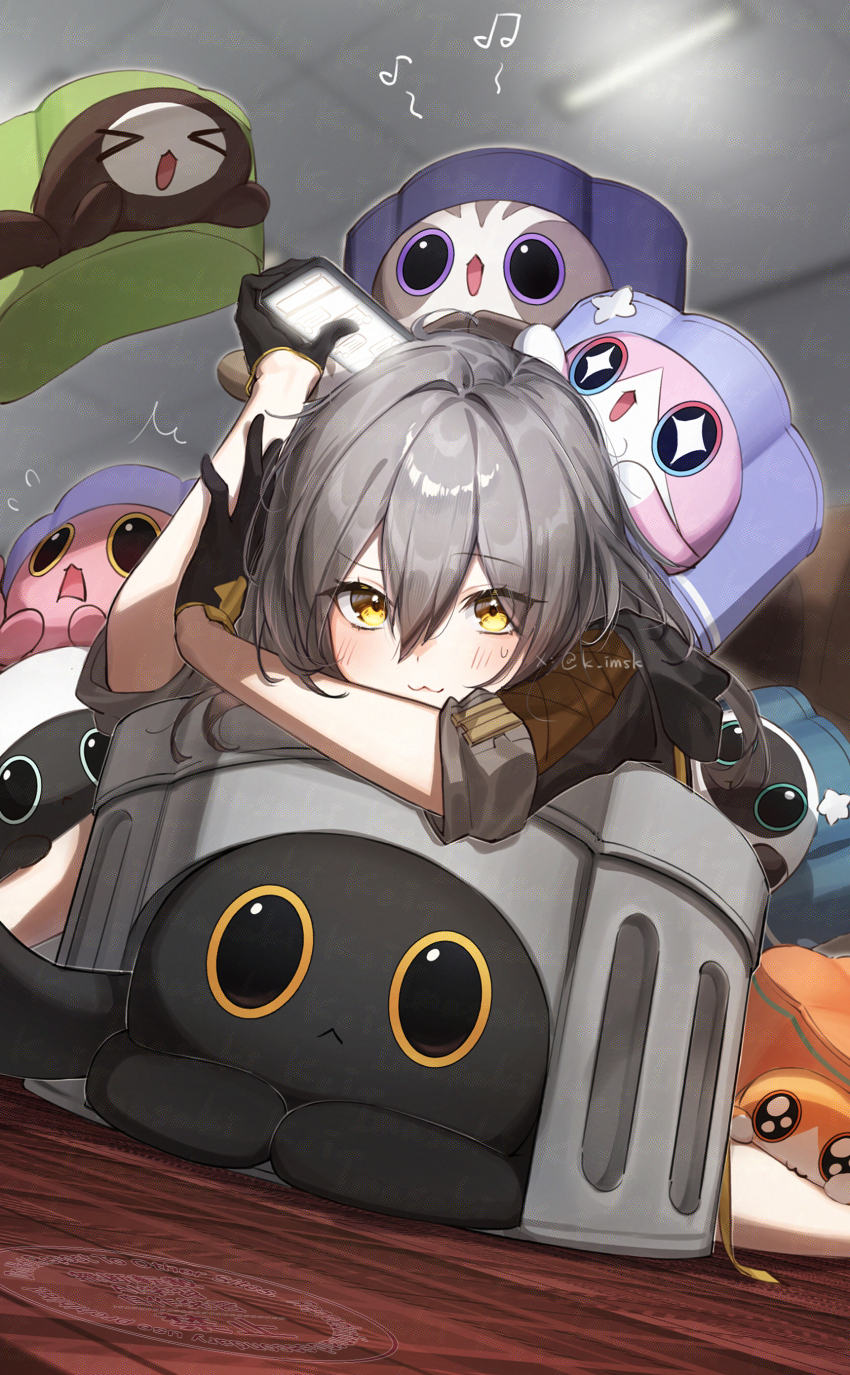 1girl, :3, absurdres, black_gloves, black_jacket, cellphone, closed_mouth, cake_cat_(honkai:_star_rail), gloves, grey_hair, guinaifen_(honkai:_star_rail), guinaifen_(troublemaker)_(honkai:_star_rail), hair_between_eyes, herta_(honkai:_star_rail), herta_(wisteria_cake)_(honkai:_star_rail), highres, holding, holding_phone, honkai:_star_rail, honkai_(series), imasaki_kei, jacket, long_hair, long_sleeves, looking_at_viewer, march_7th_(honkai:_star_rail), march_7th_(ice_cake)_(honkai:_star_rail), phone, smartphone, smile, stelle_(honkai:_star_rail), trailblazer_(honkai:_star_rail), trailblazer_(trash_cake)_(honkai:_star_rail), twitter_username, yellow_eyes