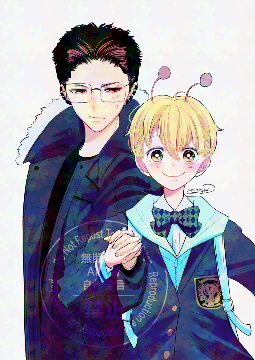 1boy, 1girl, absurdres, akinoazi, alien, antennae, backpack, bag, black_hair, black_shirt, blonde_hair, blue_hoodie, blue_jacket, blush, bow, bowtie, brown_eyes, closed_mouth, coat, commentary_request, dandadan, ear_piercing, facial_scar, fur-trimmed_coat, fur_trim, glasses, green_bow, green_bowtie, green_eyes, grey_background, highres, holding_hands, hood, hood_down, hoodie, interlocked_fingers, jacket, long_sleeves, looking_at_another, looking_at_viewer, open_clothes, open_coat, piercing, scar, scar_on_cheek, scar_on_face, shirt, short_hair, smile, straight-on, sweatdrop, upper_body, vamola_(dandadan), zuma_unji