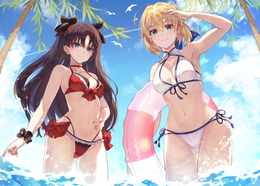 2girls, alternate_costume, artoria_pendragon_(fate), bikini, blonde_hair, blue_sky, breasts, closed_mouth