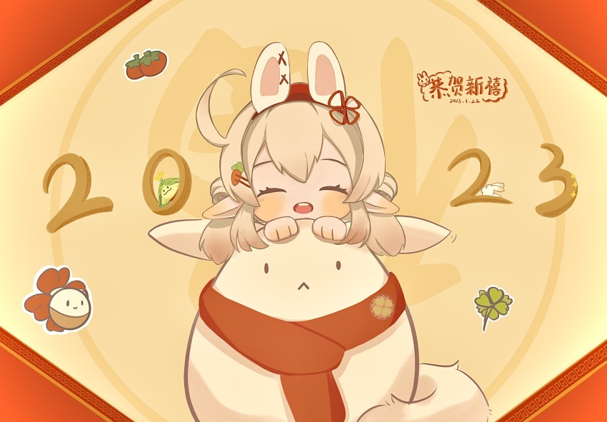 1girl, 2023, animal, animal_ear_hairband, animal_ears, blonde_hair, blunt_bangs, carrot_hair_ornament, chibi, chinese_commentary, chinese_new_year, chinese_zodiac, clothed_animal, clover, clover_print, commentary_request, dated, dodoco_(genshin_impact), fake_animal_ears, flower_knot, food, food-themed_hair_ornament, four-leaf_clover, four-leaf_clover_print, fox39367, fruit, genshin_impact, hair_between_eyes, hair_ornament, hair_ribbon, hairband, hairclip, happy, highres, klee_(genshin_impact), long_hair, new_year, oversized_animal, parallel_hairclips, persimmon, petting, pointy_ears, print_scarf, rabbit_ear_hairband, rabbit_ears, red_hairband, red_ribbon, red_scarf, ribbon, scarf, sidelocks, signature, year_of_the_rabbit, yellow_background