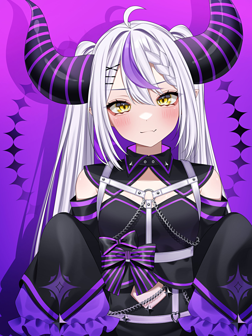 1girl, absurdres, ahoge, argyle_background, black_bow, black_dress, blush, bow, braid, braided_bangs, chain_harness, closed_mouth, clothing_cutout, commentary_request, detached_sleeves, double-parted_bangs, dress, drop_shadow, eyelashes, fang, frilled_sleeves, frills, gradient_background, hair_intakes, hair_ornament, hairclip, harness, head_tilt, highres, hololive, horns, la+_darknesss, long_hair, long_sleeves, looking_at_viewer, midriff_peek, multicolored_hair, navel_cutout, o-ring, o-ring_harness, pointy_ears, purple_background, purple_bow, purple_streaks, skin_fang, sleeves_past_fingers, sleeves_past_wrists, solo, streaked_hair, striped_bow, striped_horns, twintails, upper_body, virtual_youtuber, wanko_(yurika0320), white_hair, x_hair_ornament, yellow_eyes