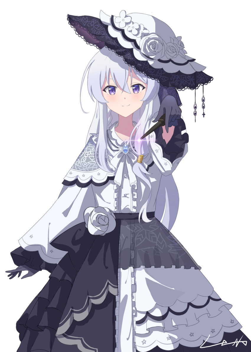 1girl, absurdres, black_gloves, blue_eyes, brooch, capelet, center_frills, chinese_commentary, closed_mouth, commentary_request, cosplay, dress, elaina_(majo_no_tabitabi), feet_out_of_frame, flower, frilled_dress, frilled_sleeves, frills, gloves, hair_between_eyes, hat, hat_flower, highres, holding, holding_wand, jewelry, leo-zero, long_hair, long_sleeves, looking_at_viewer, mahou_shoujo_no_majo_saiban, majo_no_tabitabi, neck_ribbon, pointing, pointing_down, ribbon, rose, simple_background, smile, solo, sparkle, spoilers, standing, tsukishiro_yuki, tsukishiro_yuki_(cosplay), wand, white_background, white_capelet, white_flower, white_hair, white_hat, white_ribbon, white_rose