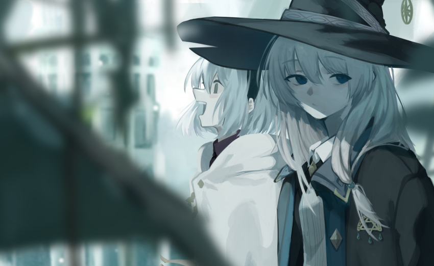 2girls, amnesia_(majo_no_tabitabi), ateri_illust, black_hat, black_robe, blush, elaina_(majo_no_tabitabi), grey_hair