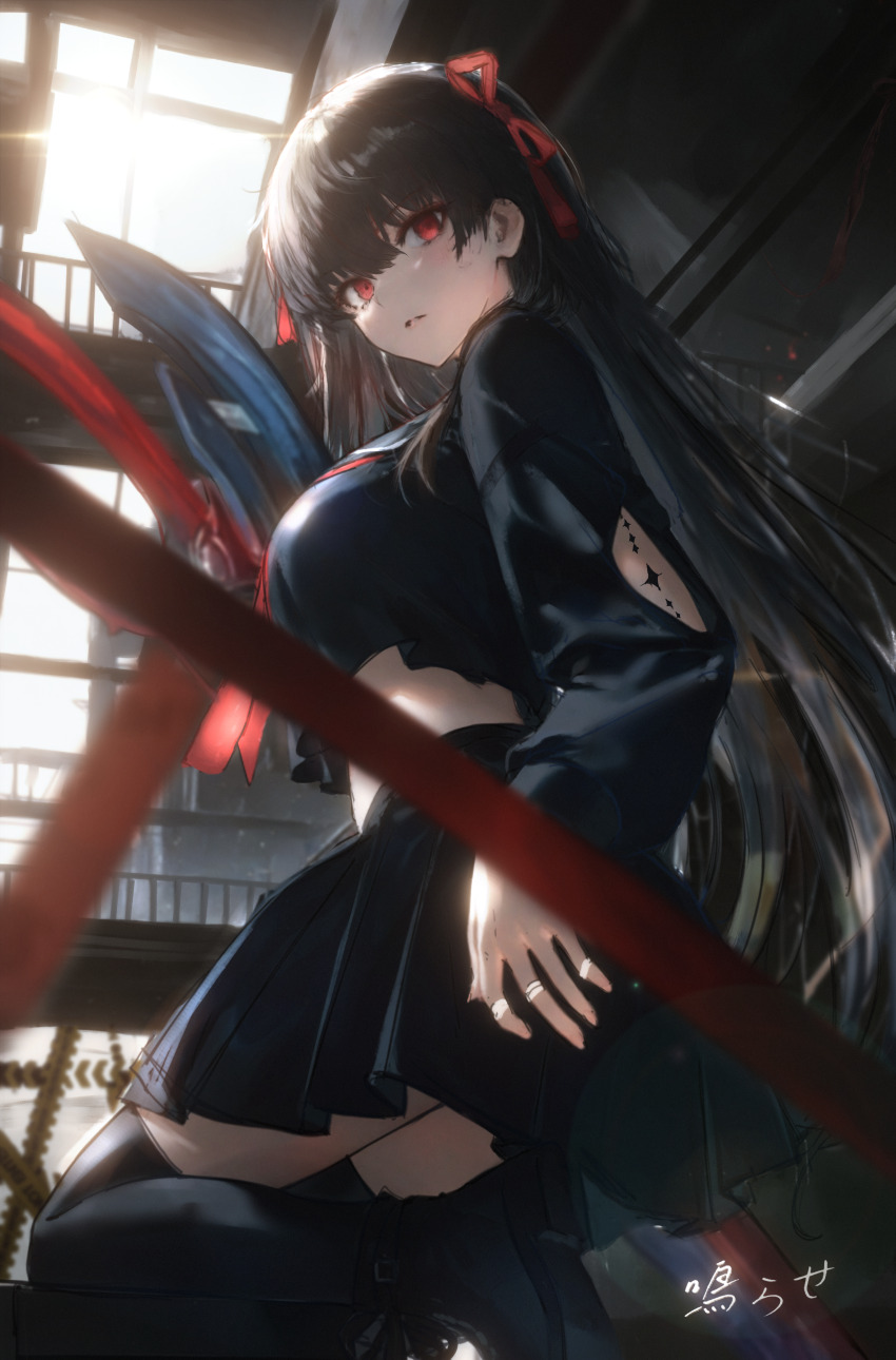 1girl, absurdres, arm_cutout, black_hair, black_serafuku, black_shirt, black_skirt, blurry