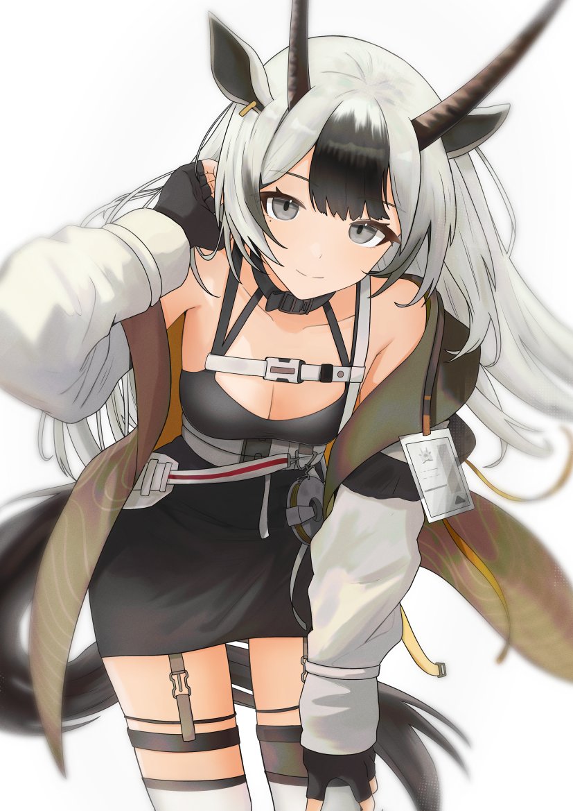 1girl, animal_ears, arknights, arm_up, bare_shoulders, black_dress, black_gloves, black_hair, black_tail, blurry, breasts, brown_horns, cleavage, closed_mouth, cowboy_shot, dress, fingerless_gloves, gloves, grey_eyes, hadiya_(arknights), hand_in_own_hair, hand_on_own_thigh, horns, leaning, leaning_forward, long_sleeves, medium_breasts, multicolored_hair, off_shoulder, simple_background, smile, solo, sora_mame_(princess_0sora), standing, streaked_hair, tail, white_background, white_hair