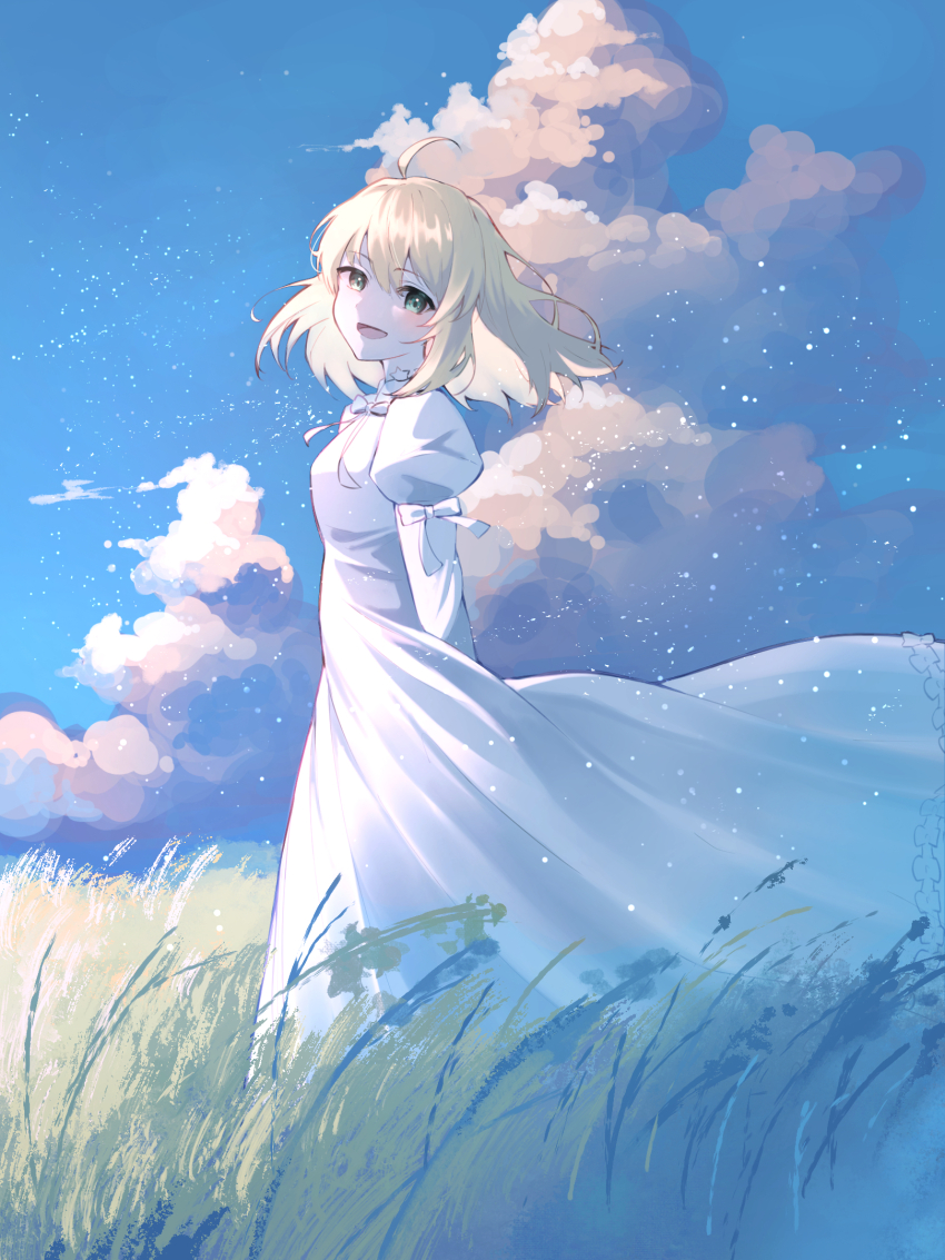 1girl, :d, ahoge, arm_behind_back, artoria_pendragon_(fate), blonde_hair, blue_sky, bow