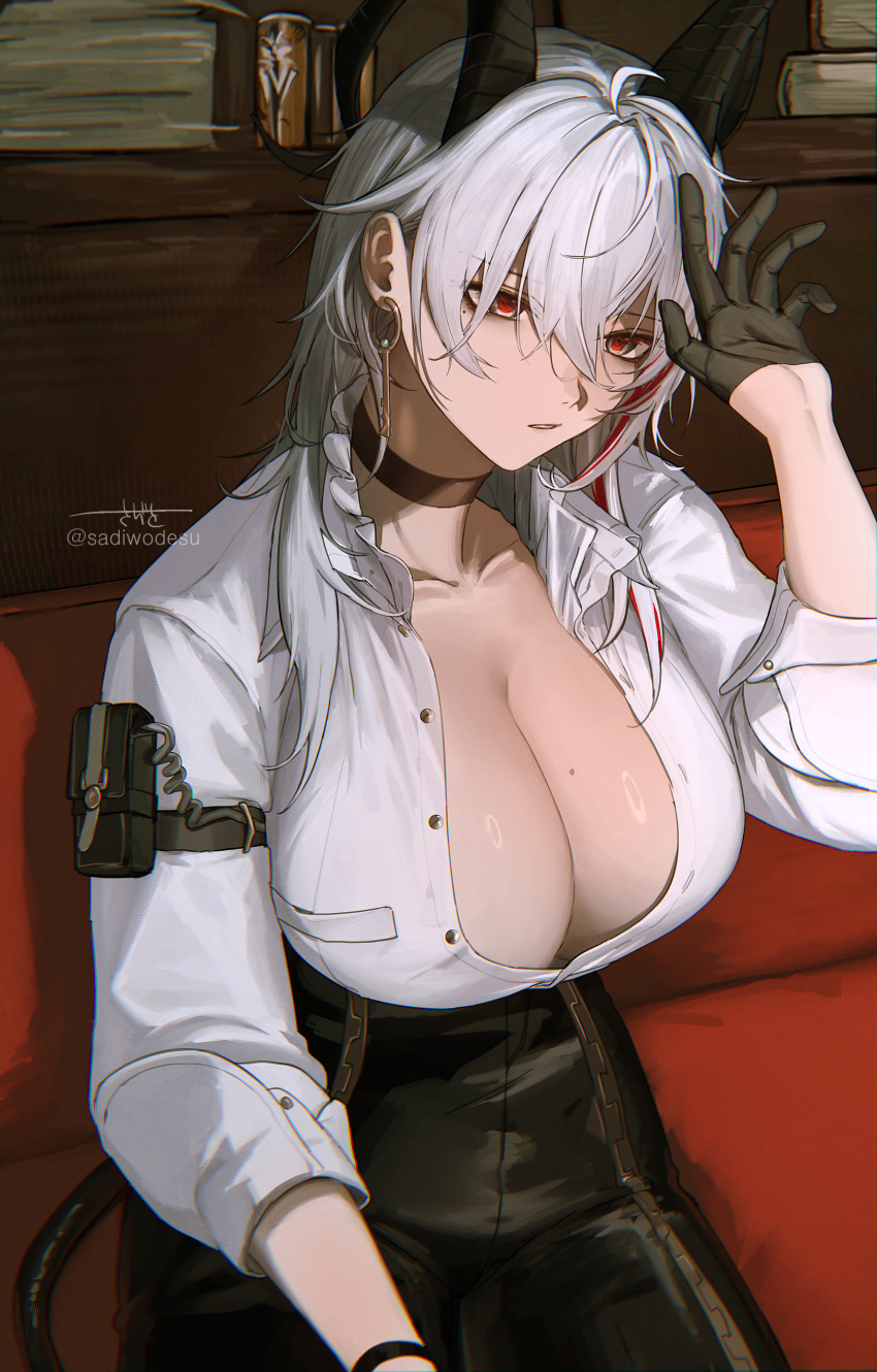 1girl, absurdres, ahoge, alternate_breast_size_(larger), arm_pouch, black_choker, black_gloves, black_horns