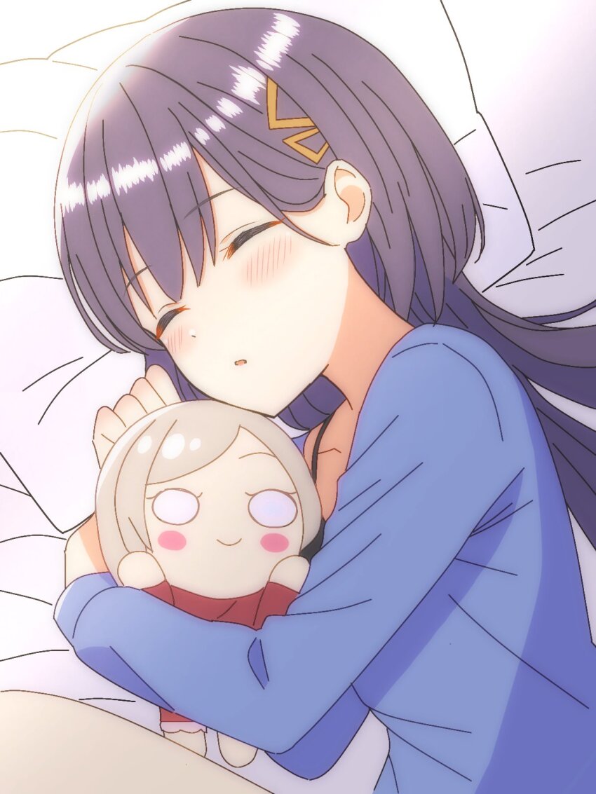 1girl, ^_^, black_hair, blue_sweater, blush, blush_stickers, ceras_yanagida_lilienfeld, ceras_yanagida_lilienfeld_(sega_lucky_lottery_sleepwear), character_doll, closed_eyes, closed_mouth, commentary_request, doll, grey_hair, hair_ornament, harusame_(wm15_same), head_on_pillow, highres, jellyfish_cut, katsuragi_izumi, katsuragi_izumi_(winter_loungewear), link!_like!_love_live!, long_hair, long_sleeves, love_live!, lying, nesoberi, on_bed, on_side, parted_lips, pillow, sleeping, smile, solo, sweater, triangle_hair_ornament, upper_body, virtual_youtuber