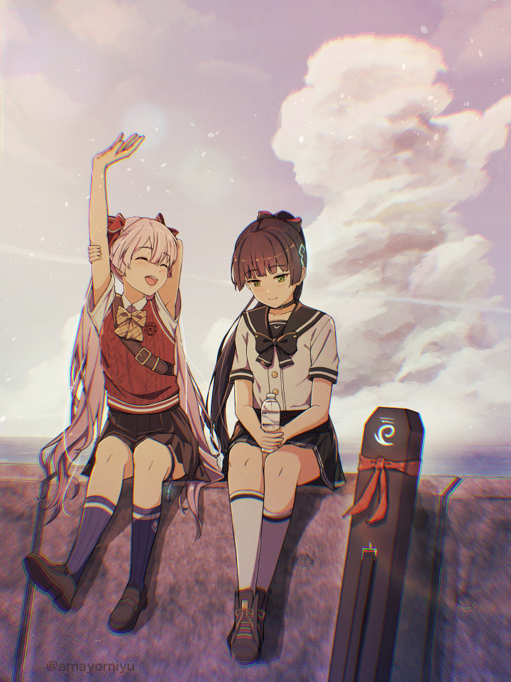 2girls, :d, ^_^, amayomiyu, arms_up, black_bow, black_bowtie, black_choker