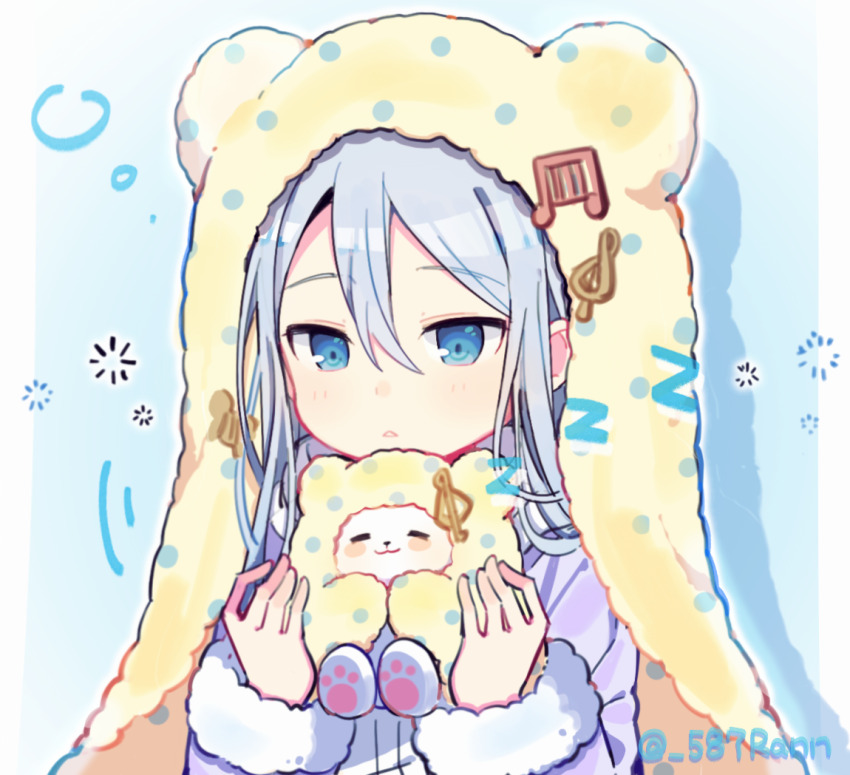 1girl, :3, animal, bear_hat, blue_background, blue_eyes, blue_hair, chestnut_mouth