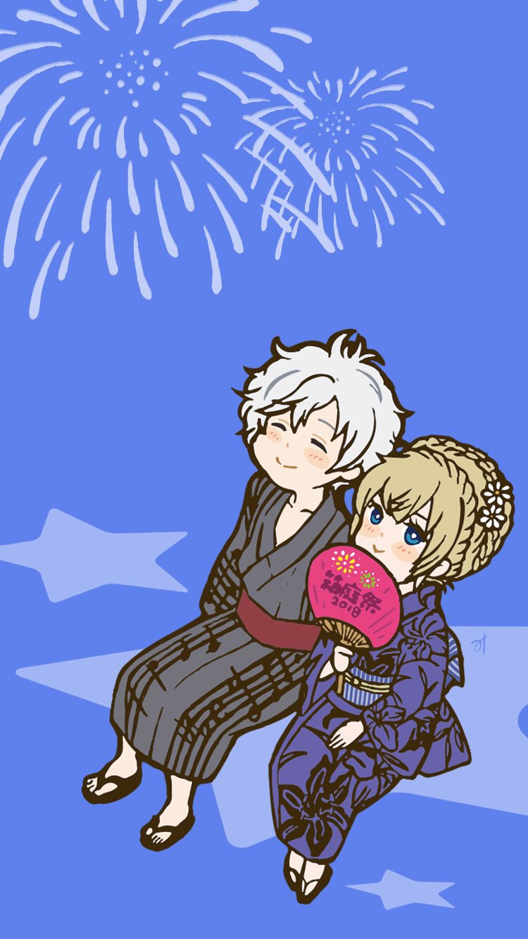 1boy, 1girl, 2018, alternate_costume, amadeus_mozart_(grimms_notes), bad_id, bad_pixiv_id, black_kimono, black_sandals, blonde_hair, blue_background, blue_eyes, blue_kimono, blush_stickers, braid, bright_pupils, closed_eyes, closed_mouth, collarbone, fireworks, full_body, grimms_notes, hand_fan, highres, holding, holding_fan, japanese_clothes, kimono, looking_up, marie_antoinette_(grimms_notes), marie_antoinette_(original)_(grimms_notes), medium_hair, misoshiru_umai4, sandals, short_hair, simple_background, sitting, smile, star_(symbol), white_pupils