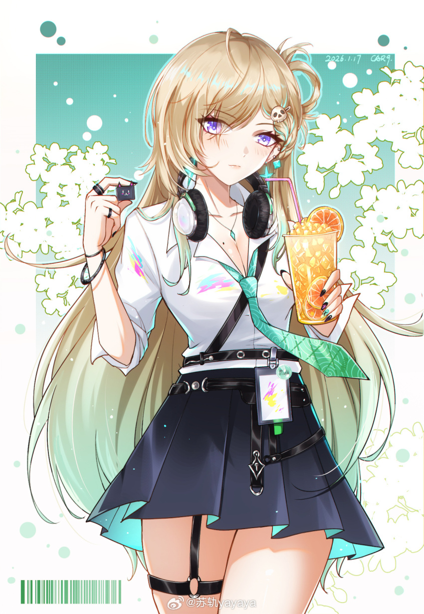 1girl, black_nails, black_skirt, blonde_hair, breasts, chinese_commentary, cleavage, closed_mouth