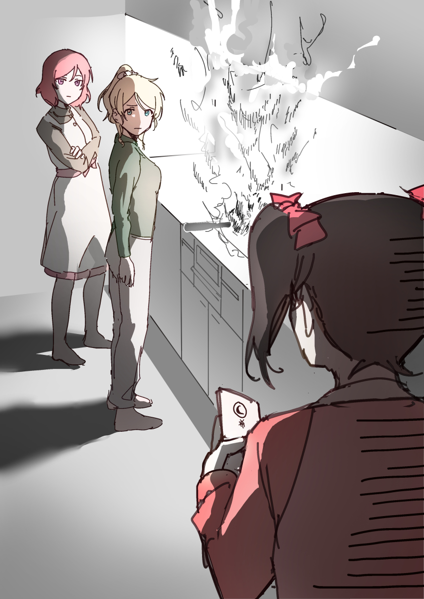 3girls, absurdres, arms_at_sides, ayase_eli, bibi_(love_live!), black_hair, blonde_hair, blue_eyes