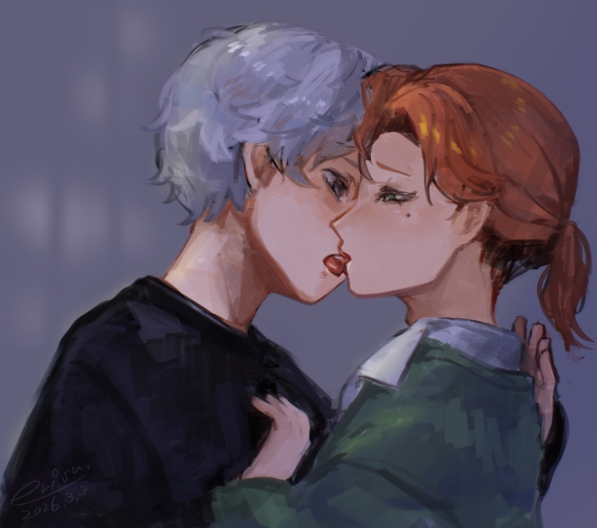 2boys, black_shirt, blurry, blurry_background, commentary_request, eye_contact, french_kiss, green_eyes