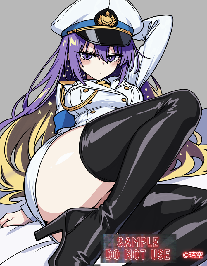 1girl, blonde_hair, blush, breasts, colored_inner_hair, commentary, hat, hololive