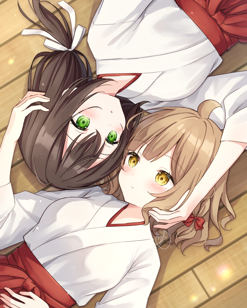 2girls, ahoge, blush, bow, breasts, brown_hair, chiyo_(hanazora_satsuki), commentary