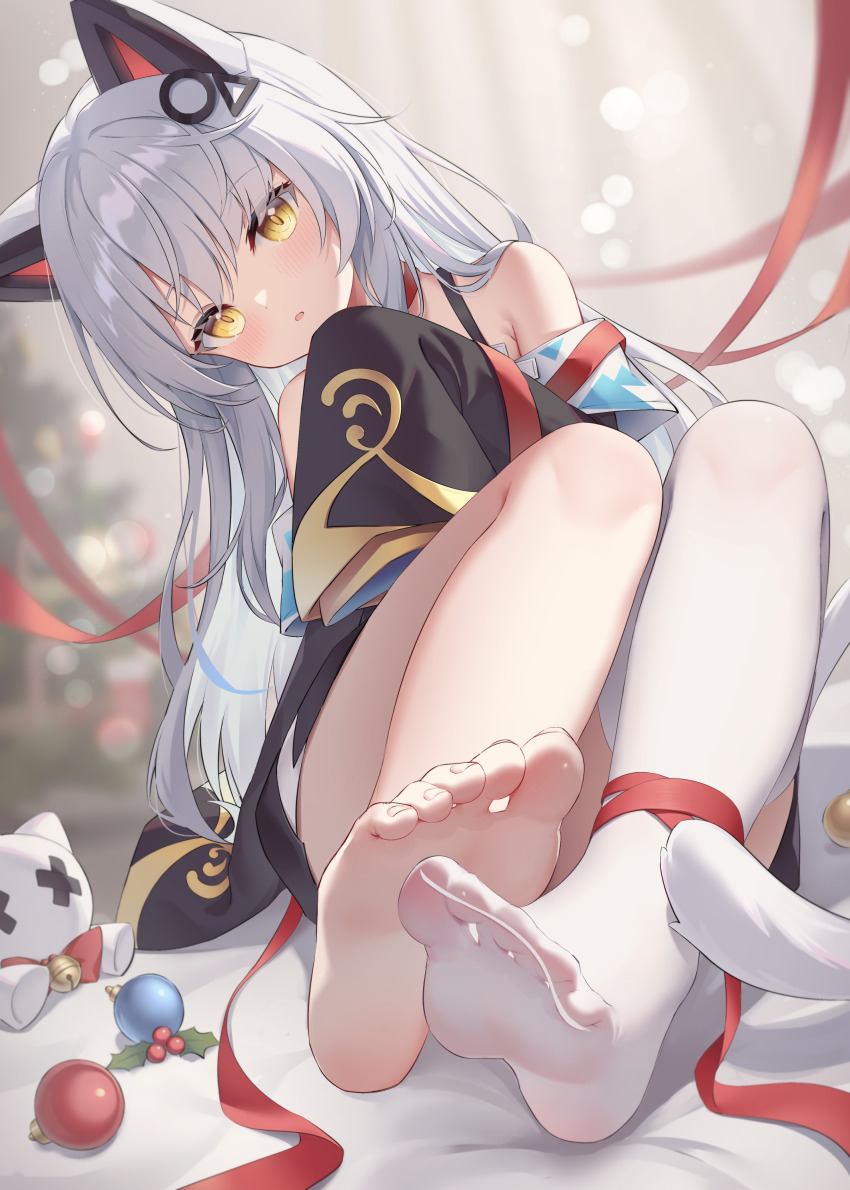 1girl, :o, absurdres, animal_ears, ankle_ribbon, bare_shoulders, barefoot, bed_sheet, bell, black_dress, blurry, blurry_background, bokeh, bow, bowtie, cat_ears, cat_girl, cat_tail, chaoji_da_yuwan, chinese_commentary, choker, christmas_ornaments, christmas_tree, circle_hair_ornament, commentary_request, convenient_leg, depth_of_field, dorsiflexion, dot_nose, dress, feet, full_body, hair_ornament, hand_on_own_chin, head_tilt, highres, jingle_bell, knees_up, leg_ribbon, light_blush, long_hair, looking_at_viewer, mechanical_ears, neck_bell, off-shoulder_dress, off_shoulder, original, parted_lips, presenting_foot, red_bow, red_bowtie, red_choker, red_ribbon, ribbon, short_dress, single_bare_foot, single_bare_leg, single_thighhigh, sitting, sleeves_past_fingers, sleeves_past_wrists, soles, solo, stuffed_animal, stuffed_cat, stuffed_toy, tail, thighhighs, toenails, toes, triangle_hair_ornament, white_hair, white_thighhighs, wide_sleeves, x_x, yellow_eyes, yellow_pupils