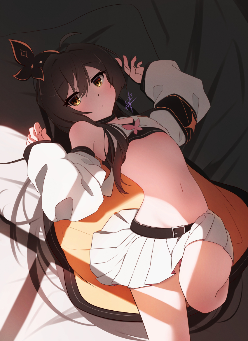 absurdres, bare_shoulders, belt, black_hair, butterfly_hair_ornament, crop_top, detached_sleeves, geopelia, hair_ornament, highres, jermany_hunter, looking_at_viewer, lying, midriff, navel, on_bed, phigros, pleated_skirt, skirt, yellow_eyes