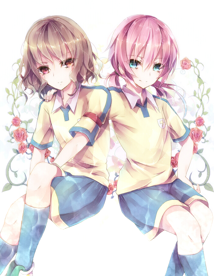 2boys, androgynous, bad_id, bad_pixiv_id, blue_eyes, brown_eyes, brown_hair, crossed_legs