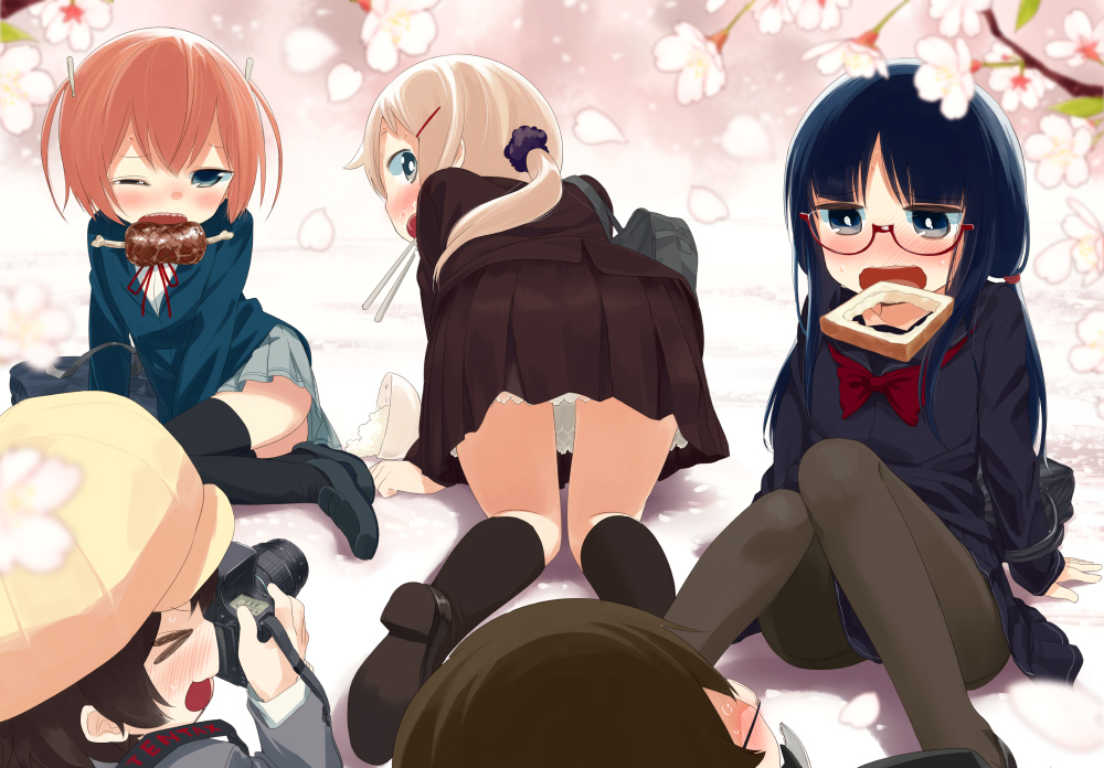 >_<, 4girls, arms_behind_back, bag, black_eyes, black_hair, black_legwear, blazer