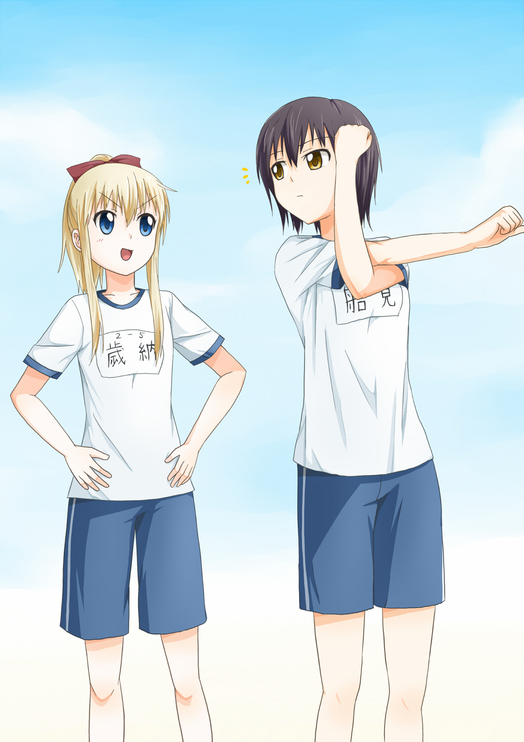 2girls, black_hair, blonde_hair, blue_eyes, brown_eyes, funami_yui, gym_shorts, gym_uniform