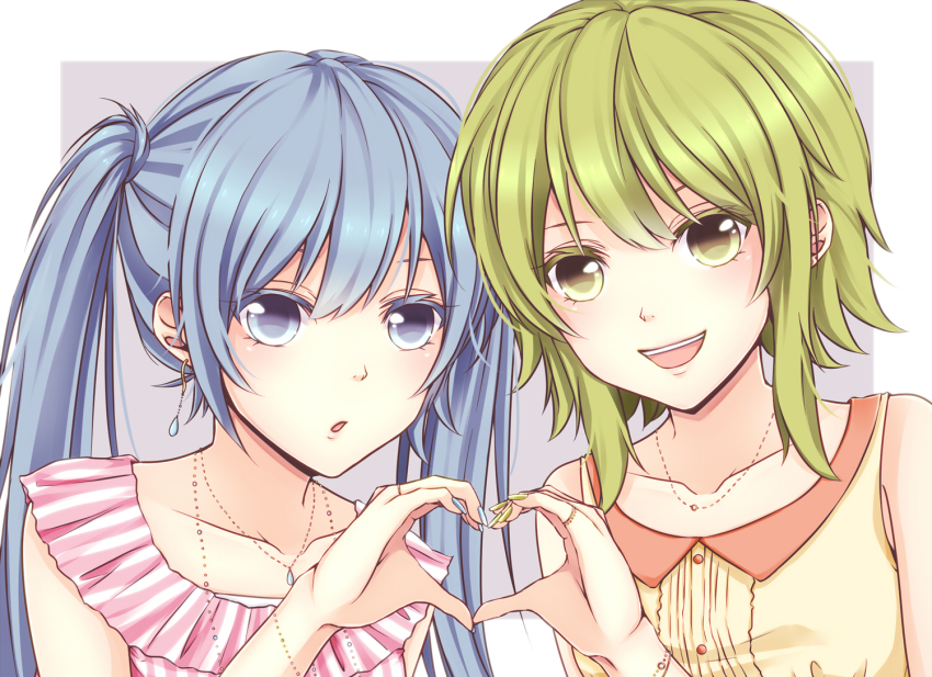 2girls, aqua_eyes, aqua_hair, bad_id, bad_pixiv_id, bracelet, earrings, green_eyes