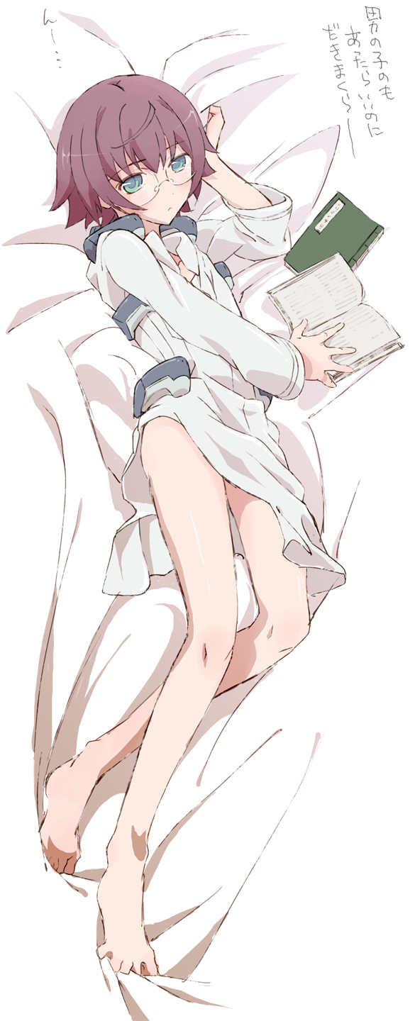 1boy, bed, book, brown_hair, glasses, green_eyes, highres, hosimo-mo2mo2, kyoukaisenjou_no_horizon, long_image, male_focus, neshinbara_toussaint, solo, tall_image