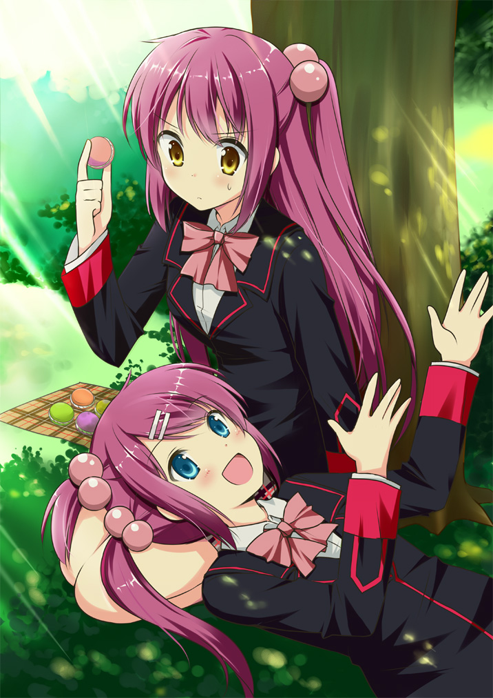 2girls, blue_eyes, brown_eyes, cookie, food, futaki_kanata, hair_bobbles, hair_ornament