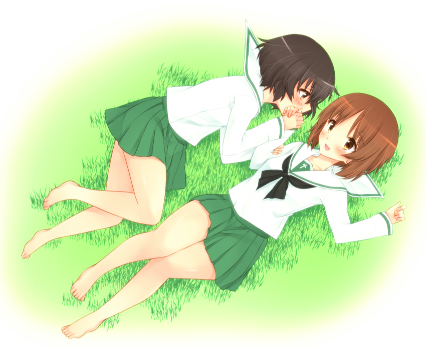 10s, 2girls, akiyama_yukari, bad_id, bad_pixiv_id, barefoot, blouse, brown_eyes