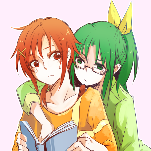 10s, 2girls, arm_around_shoulder, bespectacled, book, glasses, green_eyes, green_hair