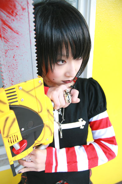 1girl, black_hair, black_lagoon, chainsaw, cosplay, east_asian, female_focus, frederica_sawyer