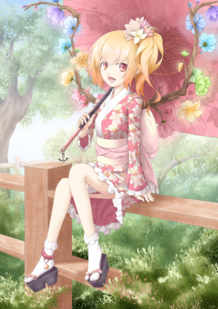 1girl, alternate_costume, bad_id, bad_pixiv_id, bell, blonde_hair, female_focus, fence, flandre_scarlet, floral_print, flower, hair_flower, hair_ornament, japanese_clothes, kimono, lolita_fashion, looking_at_viewer, noala, obi, oil-paper_umbrella, open_mouth, platform_clogs, red_eyes, sash, side_ponytail, sitting, sitting_on_object, smile, solo, touhou, tree, umbrella, wa_lolita, wings, yukata