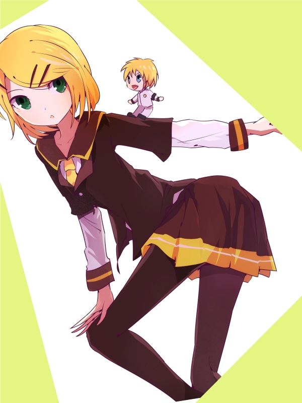 1boy, 1girl, bad_id, bad_pixiv_id, blonde_hair, brother_and_sister, green_eyes, inae_keiji, inamori_ryusa, kagamine_len, kagamine_len_(executive_student_council), kagamine_rin, kagamine_rin_(trad_school), mini_person, miniboy, necktie, pantyhose, project_diva_(series), project_diva_f, siblings, smile, twins, uniform, vocaloid