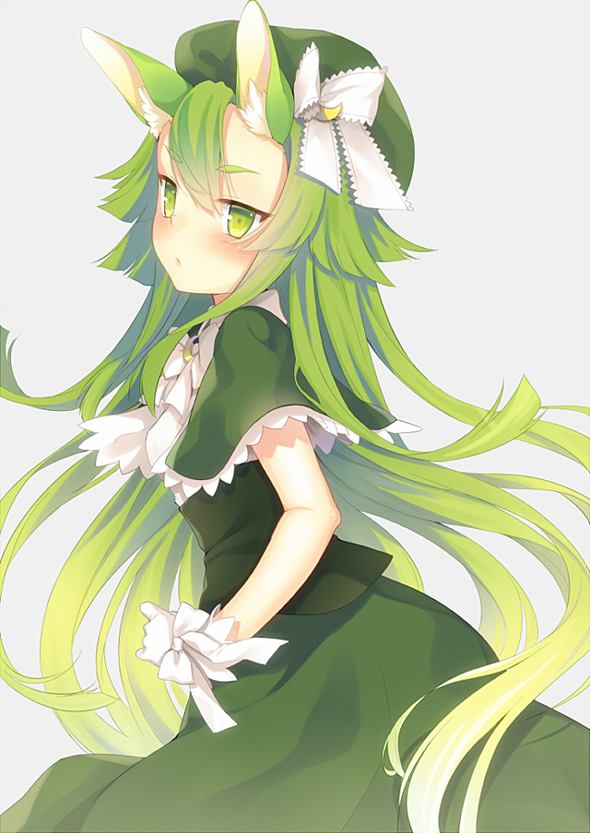 10s, 1girl, animal_ears, blush, bow, dress, female_focus, gen'ei_wo_kakeru_taiyou, gloves, green_eyes, green_hair, hat, kurasawa_moko, long_hair, looking_back, matching_hair/eyes, simple_background, solo, tsukuyomi_luna, tsukuyomi_luna_(tenebrae_mode), very_long_hair