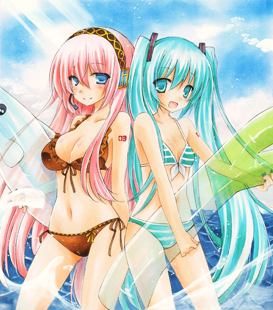 2girls, aqua_hair, back-to-back, bikini, blue_eyes, blush, breasts, cleavage, hatsune_miku, hatsune_miku_(swimwear), long_hair, megurine_luka, megurine_luka_(swimwear), multiple_girls, ocean, open_mouth, pink_hair, rano, smile, striped_bikini, striped_clothes, swimsuit, twintails, very_long_hair, vocaloid, water