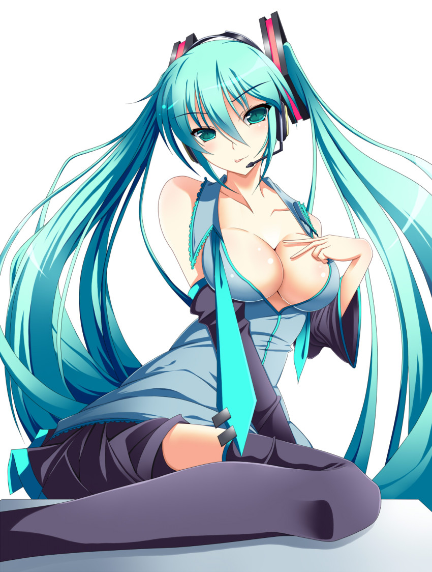 1girl, aqua_hair, breasts, cleavage, female_focus, hatsune_miku, highres, long_hair