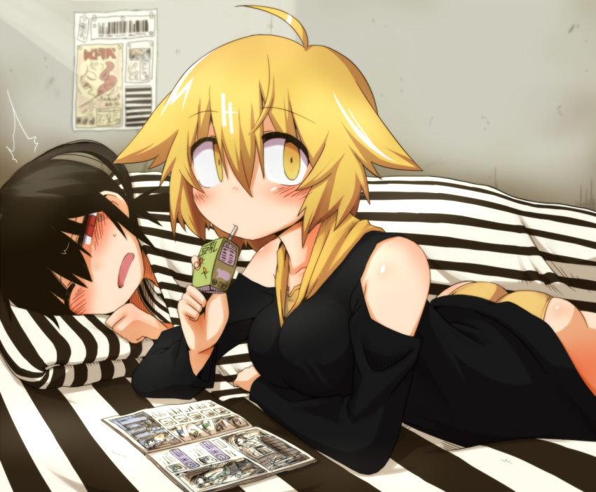 2girls, ahoge, ass, bare_shoulders, black_hair, blonde_hair, blush, collarbone