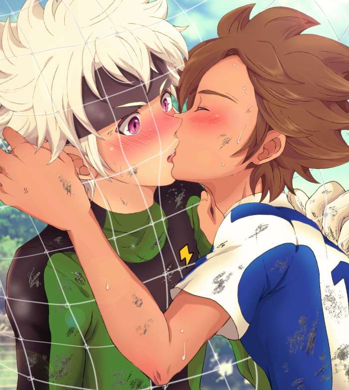 2boys, blue_sky, blush, bou_erika, cloud, ibuki_munemasa, inazuma_eleven, inazuma_eleven_(series), kiss, male_focus, matatagi_hayato, multiple_boys, outdoors, sky, sweat, tagme, yaoi