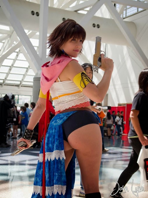 ass, belt, boots, bracelet, cape, cosplay, cosplay_photo, curvy, final_fantasy, final_fantasy_x, final_fantasy_x-2, gun, halterneck, handgun, huge_ass, jewelry, jsica_(cosplay_deviants), mole, photo_(medium), plump, shorts, smile, weapon, wedgie, yuna, yuna_(cosplay), yuna_(ff10)_(cosplay)