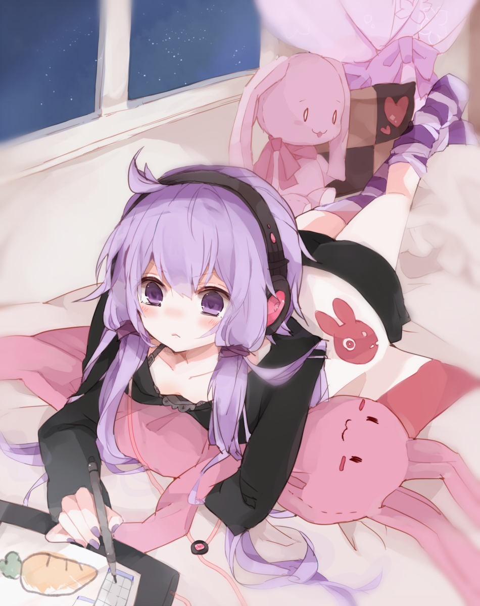 >:<, 1girl, :<, bad_id, bad_pixiv_id, bed, blanket, blush, carrot, closed_mouth, collarbone, curtains, drawing, drawing_tablet, headphones, highres, indoors, long_hair, long_sleeves, mochisiku, nail_polish, pillow, purple_eyes, purple_hair, purple_thighhighs, shorts, striped_clothes, striped_thighhighs, stuffed_animal, stuffed_rabbit, stuffed_toy, stylus, thighhighs, twintails, v-shaped_eyebrows, vocaloid, voiceroid, window, yuzuki_yukari