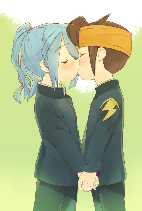 2boys, blue_hair, blush, brown_hair, closed_eyes, endou_mamoru, gakuran, hair_over_one_eye