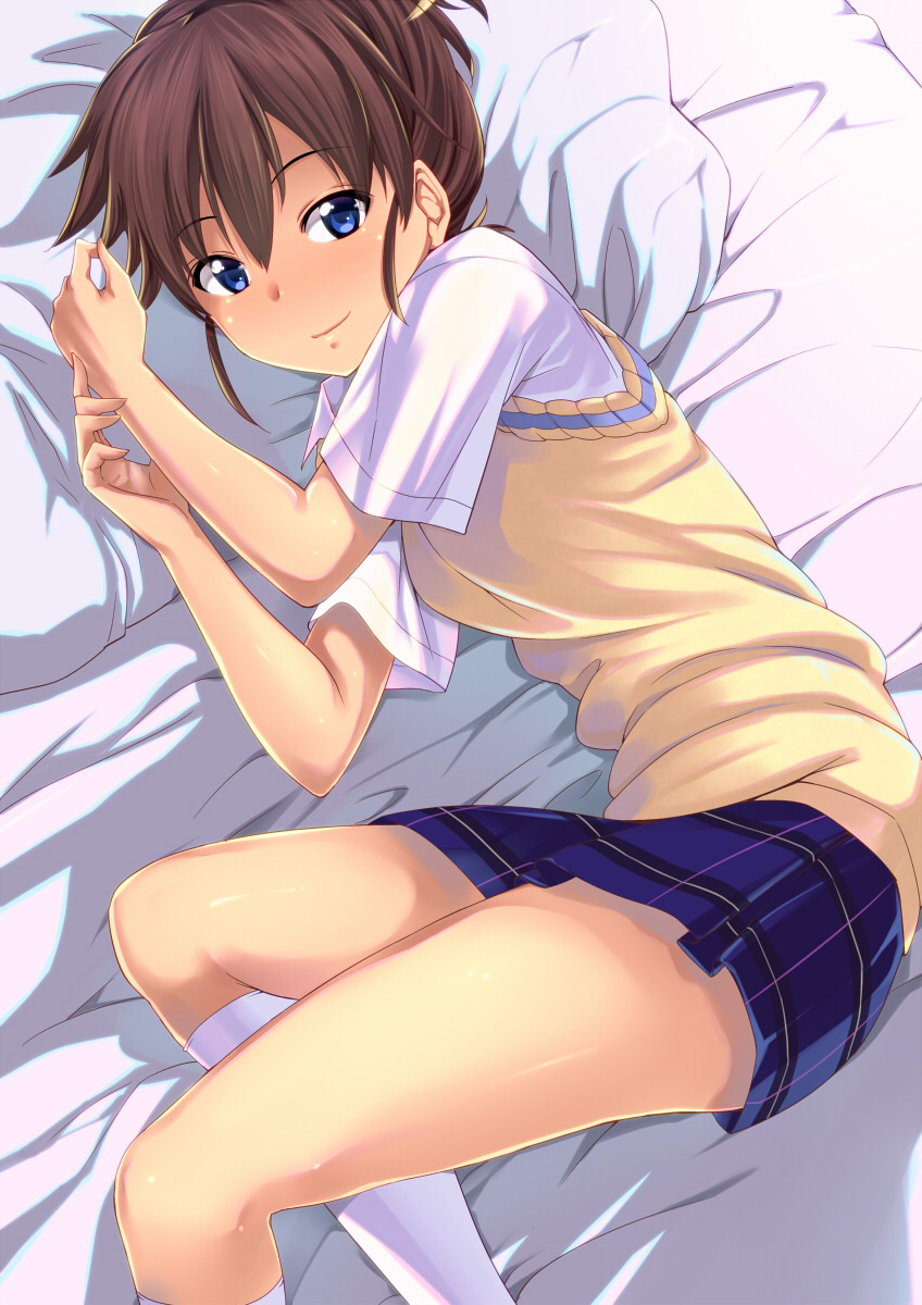1girl, amasora_taichi, blue_eyes, brown_hair, female_focus, highres, kneehighs, looking_at_viewer, lying, maeda_itsuki, on_bed, on_side, plaid_clothes, plaid_skirt, school_uniform, short_hair, skirt, smile, socks, solo, sweater_vest, tokimeki_memorial, tokimeki_memorial_4, white_socks