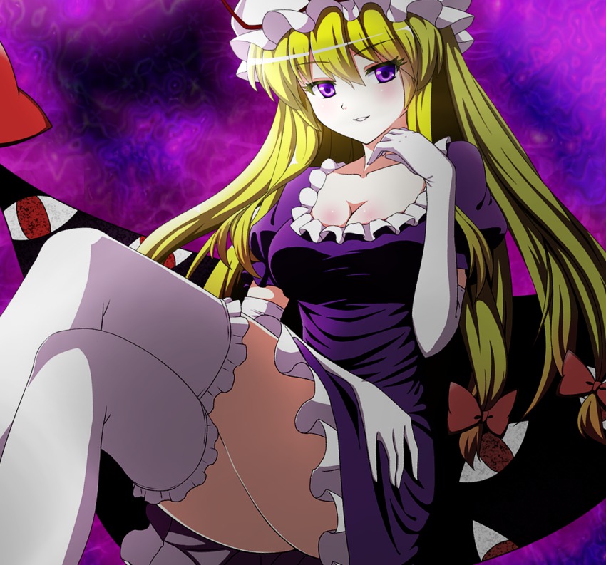 1girl, anime_coloring, avalondeduko, blonde_hair, breasts, cleavage, crossed_legs, dezuko_(dezuko_no_heya)