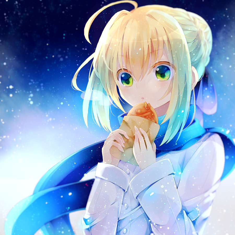 1girl, :o, ahoge, ajuvyrvosjfj, artoria_pendragon_(fate), blonde_hair, blue_scarf, blush, coat, eating, fate/stay_night, fate_(series), female_focus, food, green_eyes, hair_ribbon, long_sleeves, official_alternate_costume, ribbon, saber_(fate), scarf, snowing, solo, taiyaki, wagashi